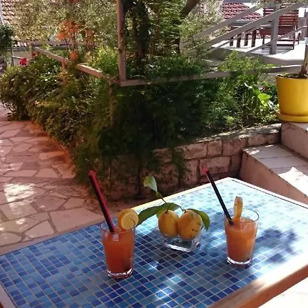 Mare 2 Apartament